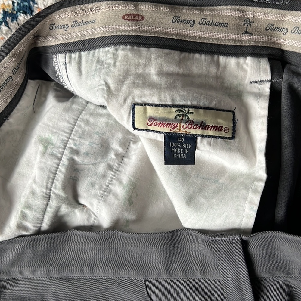 Tommy Bahama Men’s 100% Silk Casual Shorts - Size 40 - Picture 6 of 7